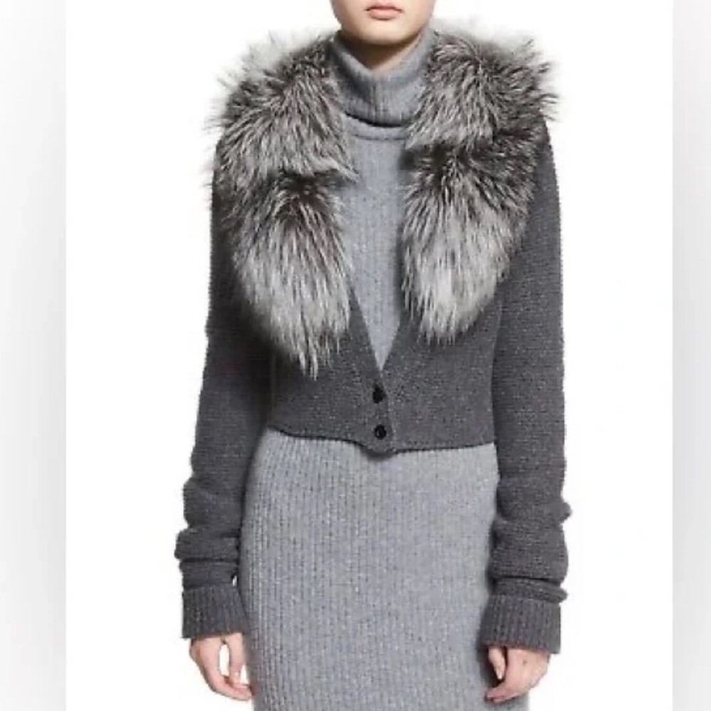 Alice and Olivia - REVOLVE Gray Cropped Knit Jacket with Faux Fur Collar